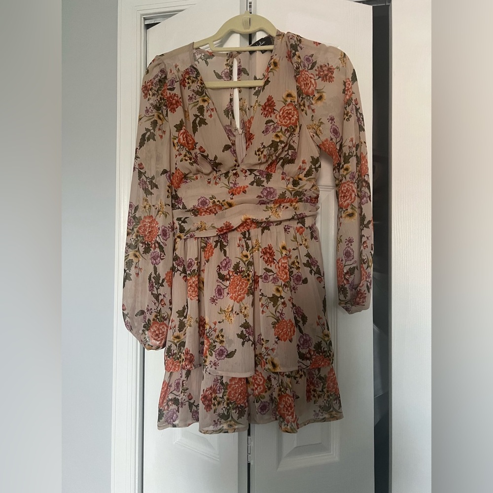 Lulus long sleeve flower dress size S